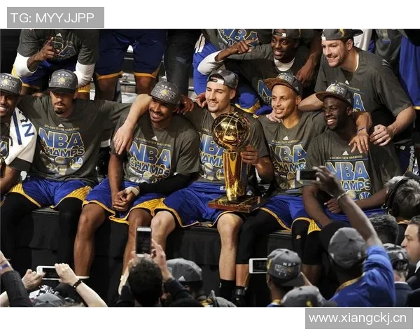 以斯蒂芬库里为核心打造新型篮球王朝的崛起与挑战